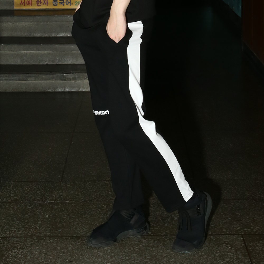 TRIPSHION WHITE LINE PANTS - BLACK