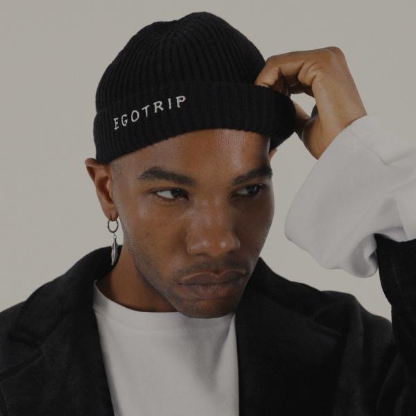 LOGO SHORT BEANIE (black)