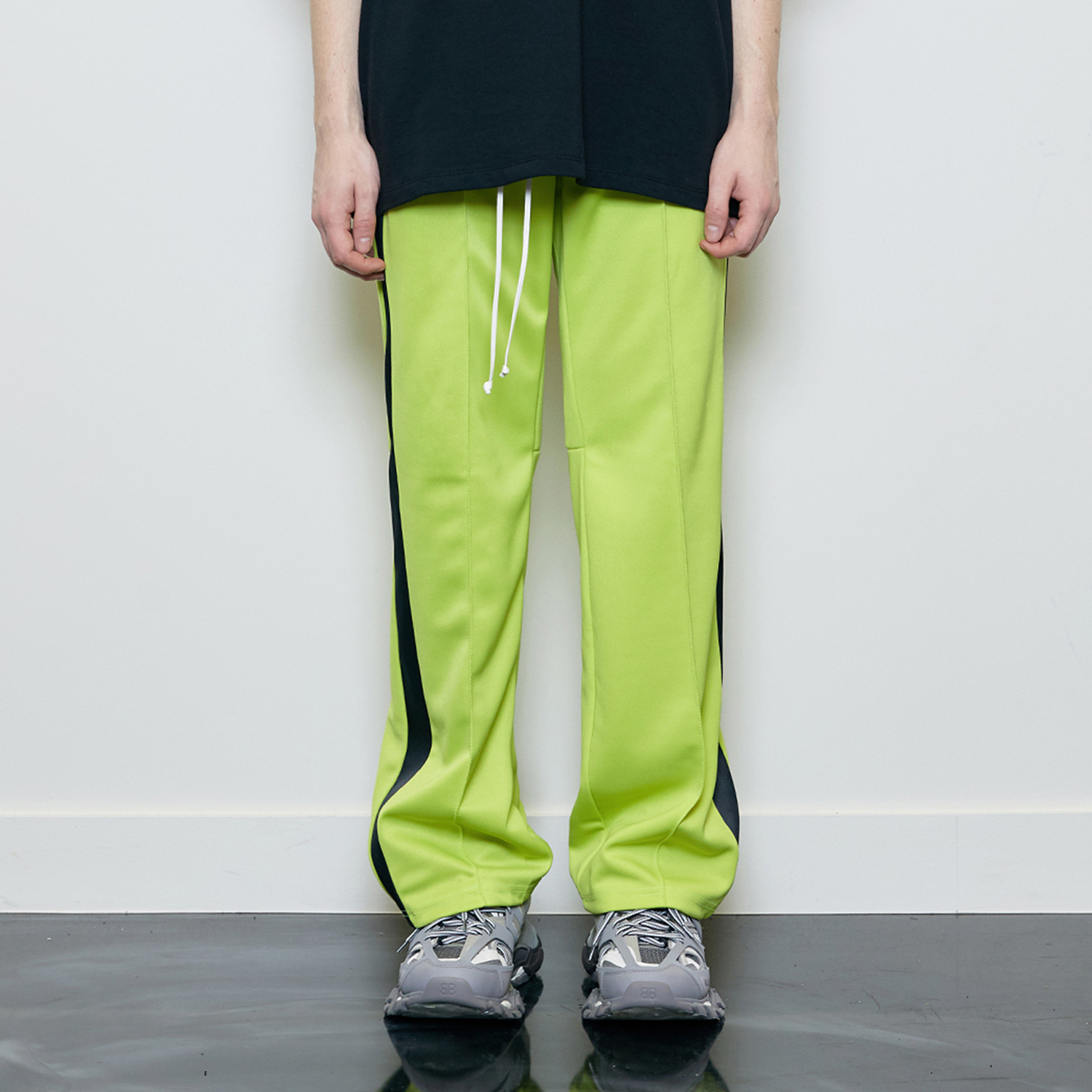 Ʈ Neon/Black